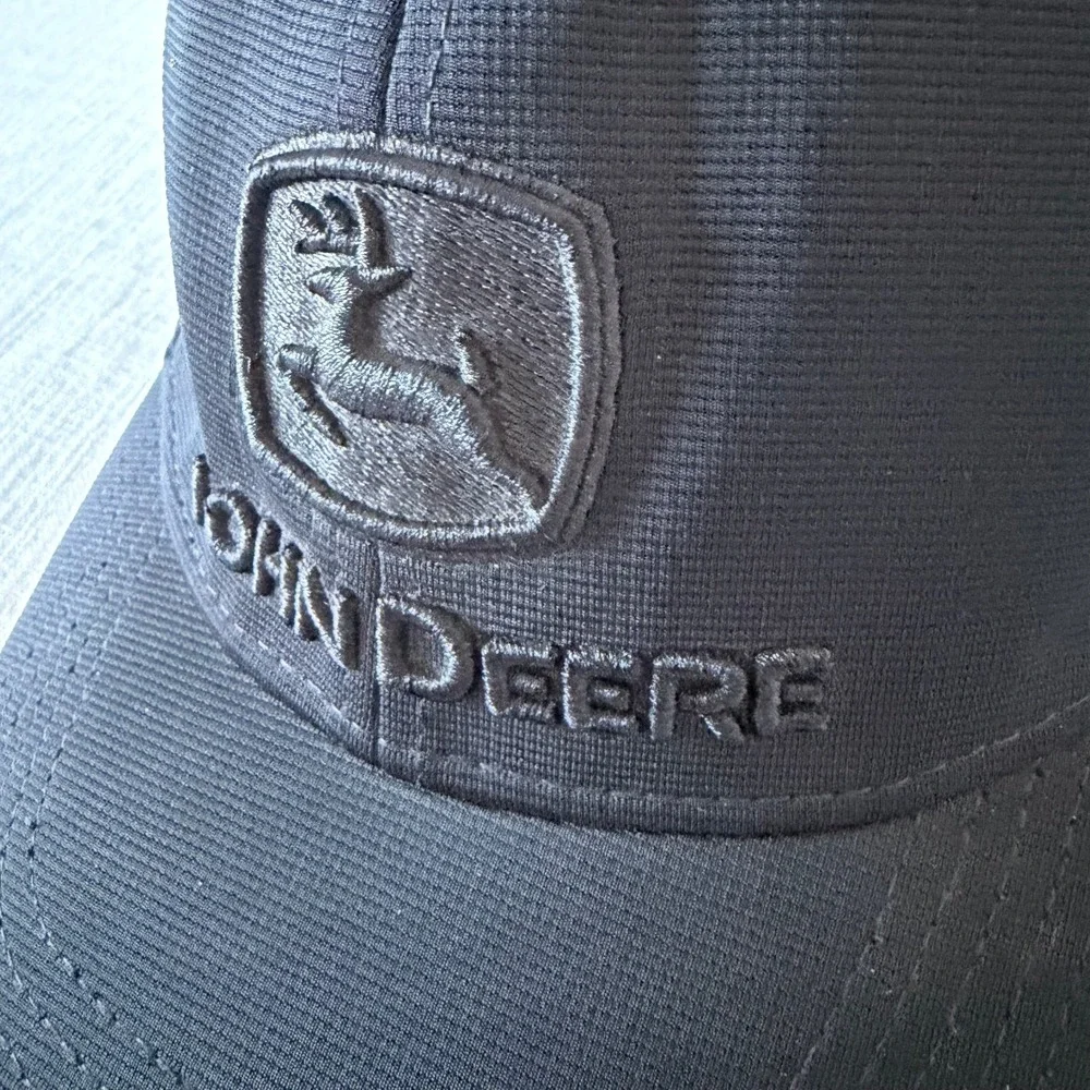 John Deere Mens Black Mesh Performance Baseball‎ Cap Hat Logo Camo Pattern